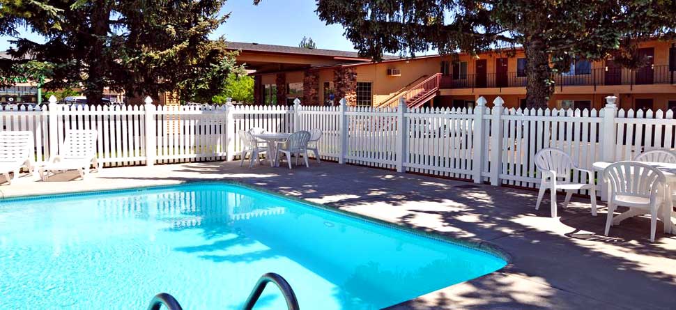 Clean Comfortable Accommodations Lodging Hotels Motels Cimarron Inn and Suites Crater Lake